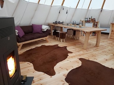 Teepee&Spa Pyskoely - wellness glamping